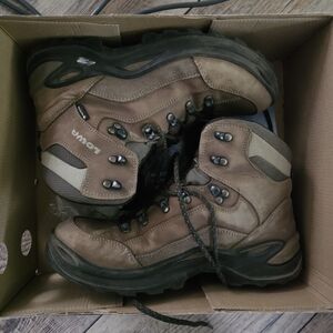 Lowa Women's Renegade Size 9.5